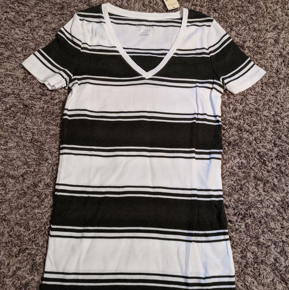 V neck tee